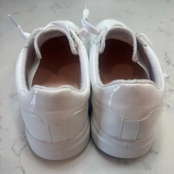 New BOBS D’vine Instant Delight Memory Foam White Sneakers - Size 9.5 - Picture 6 of 9